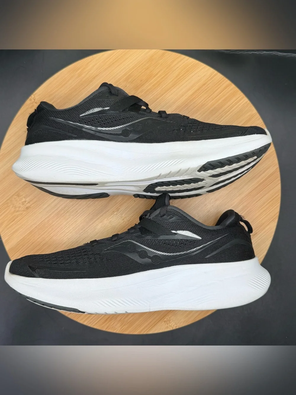 Saucony Ride 15 Women’s Running Shoes Black /White Size 7.5